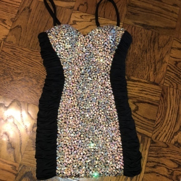 Dress Good condition Cocktail Party Dress glam and chic worn good condition - Picture 4 of 16